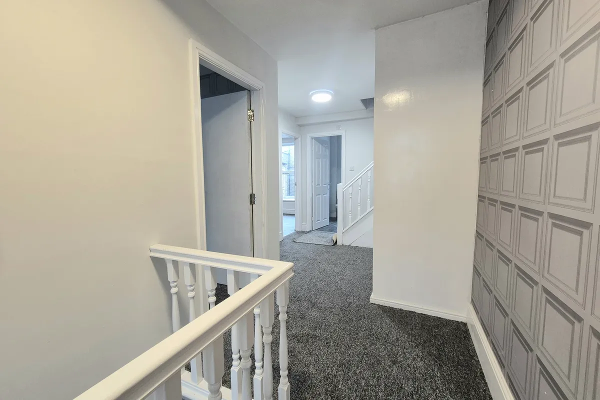 Flat Wellington Place in Calderdale