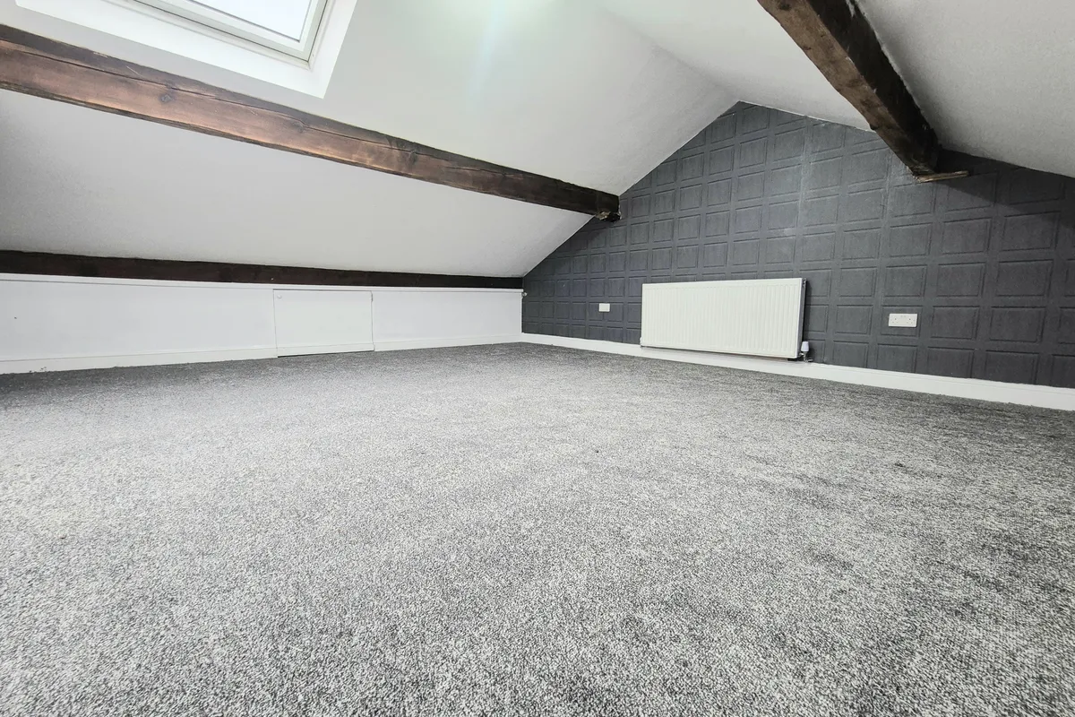 Flat Wellington Place in Calderdale