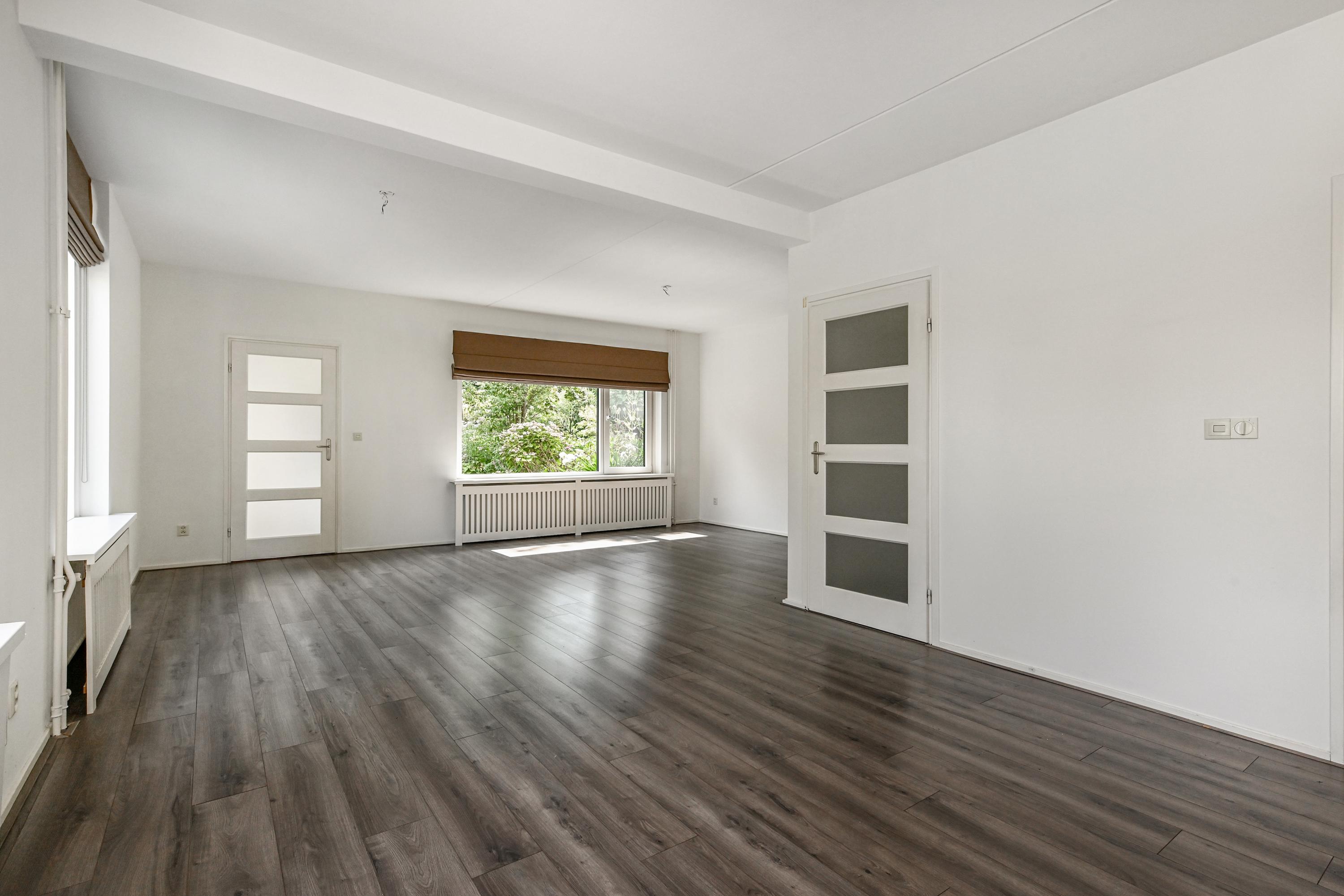 Tussenwoning te koop: Distelweide 145, Voorburg