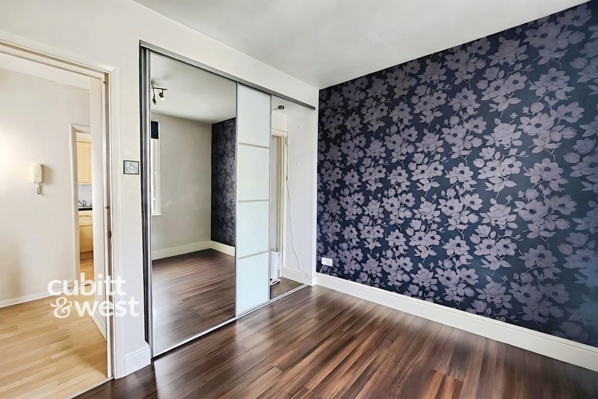 Flat Oakhill Road in Sevenoaks