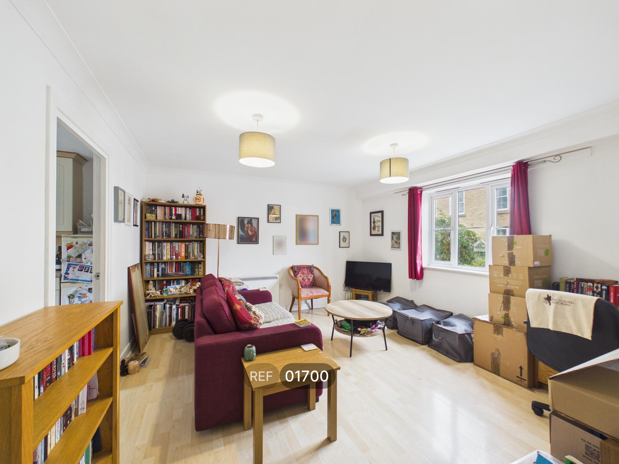 Flat Oxton Close in Colchester
