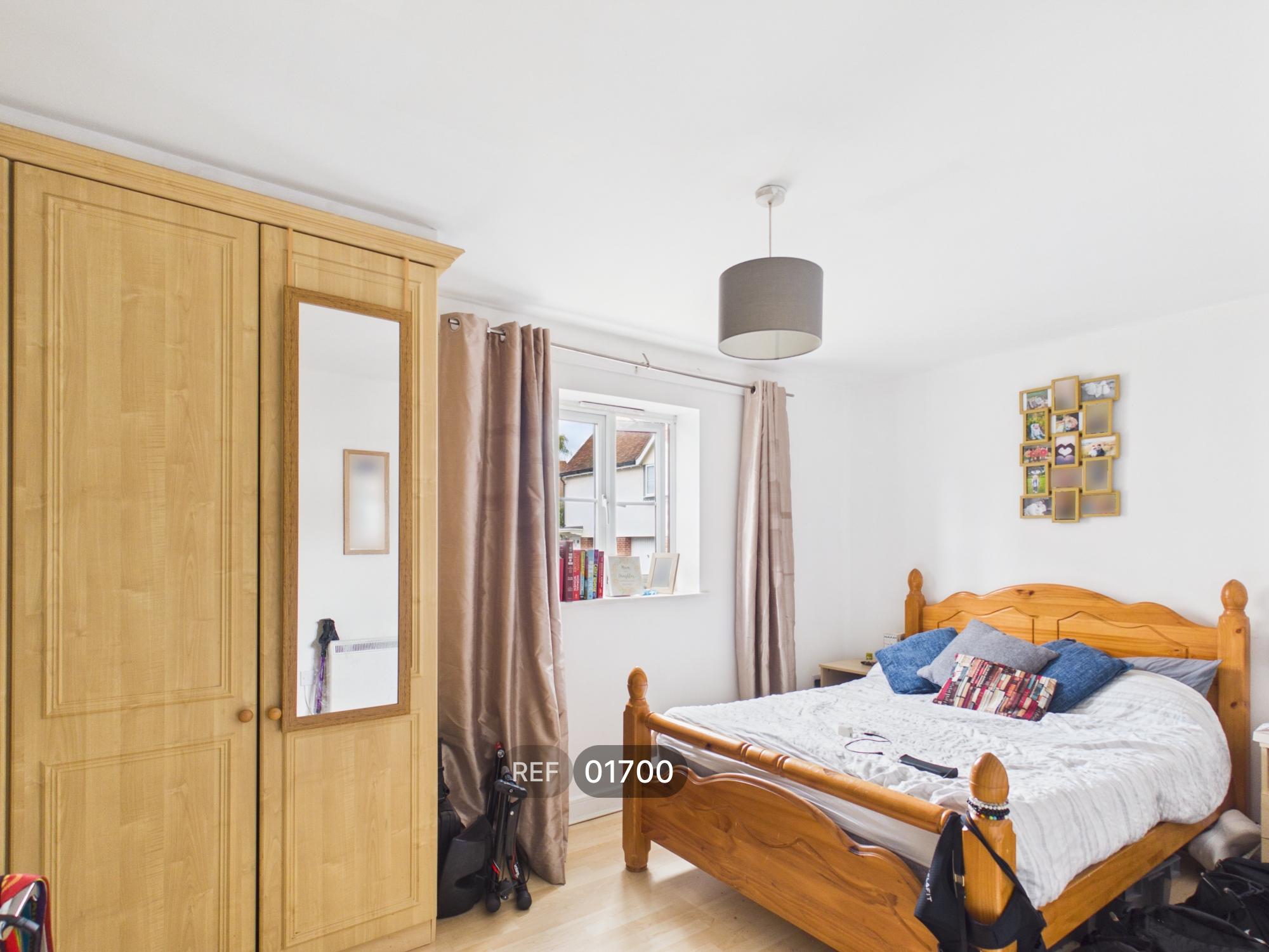 Flat Oxton Close in Colchester