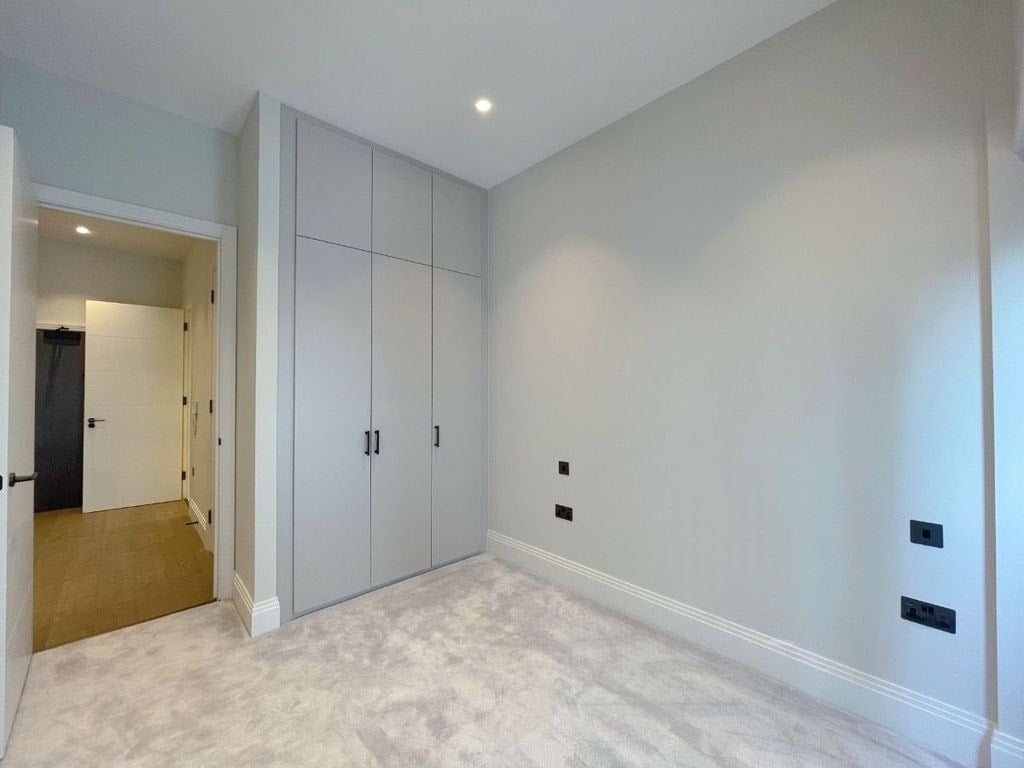 Flat Selsdon Way in Greater London