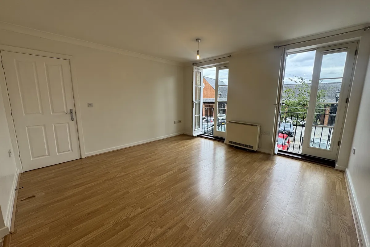 Flat Hickman Street in Fairford Leys
