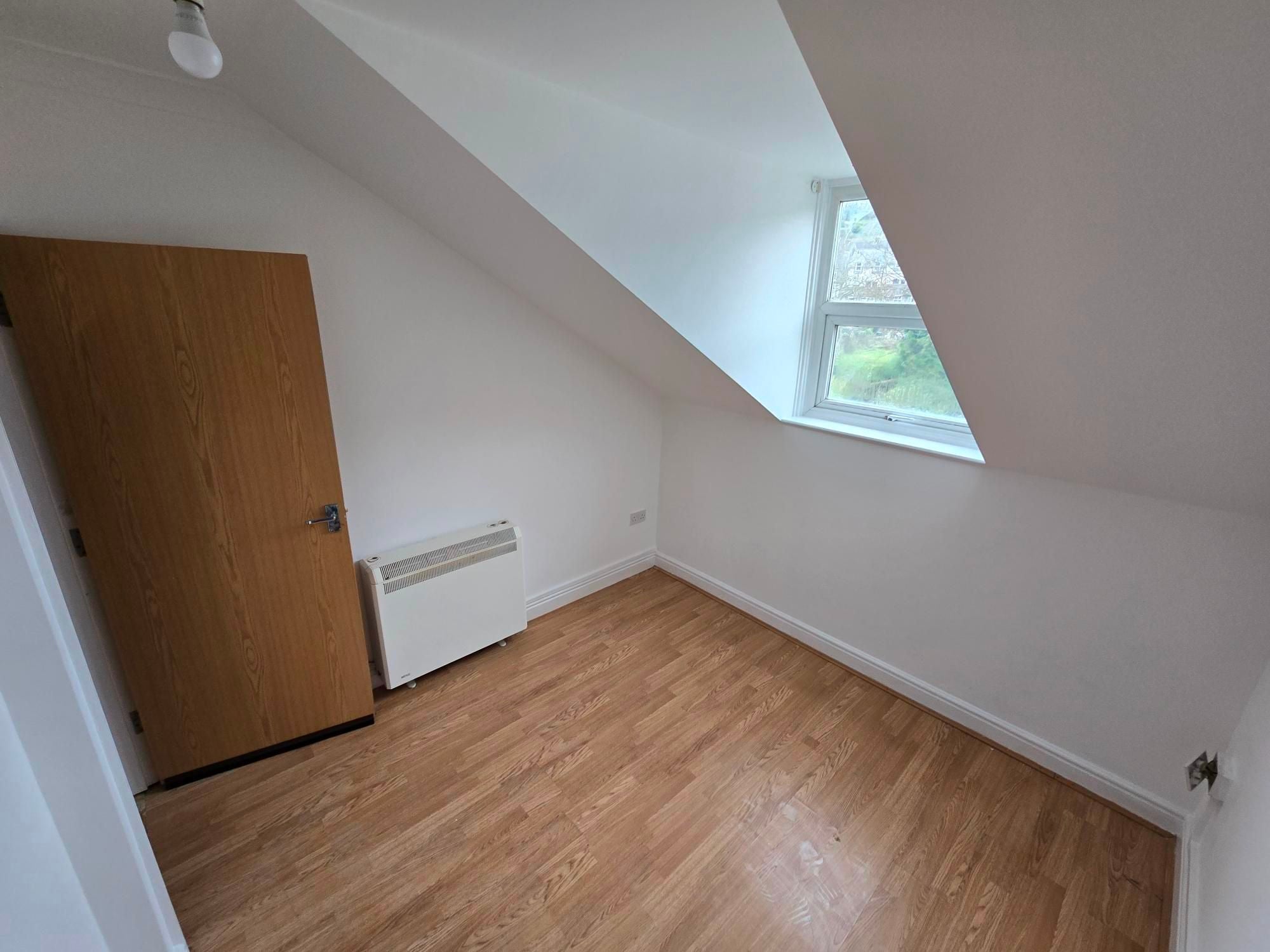 Flat Folkestone Road in Dover