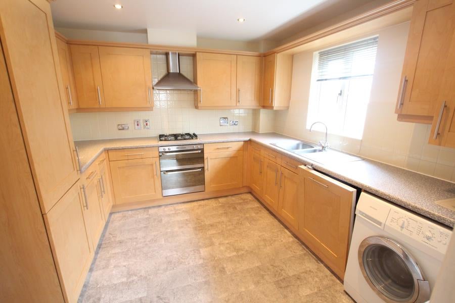 Flat Guildford Road in Surrey Heath
