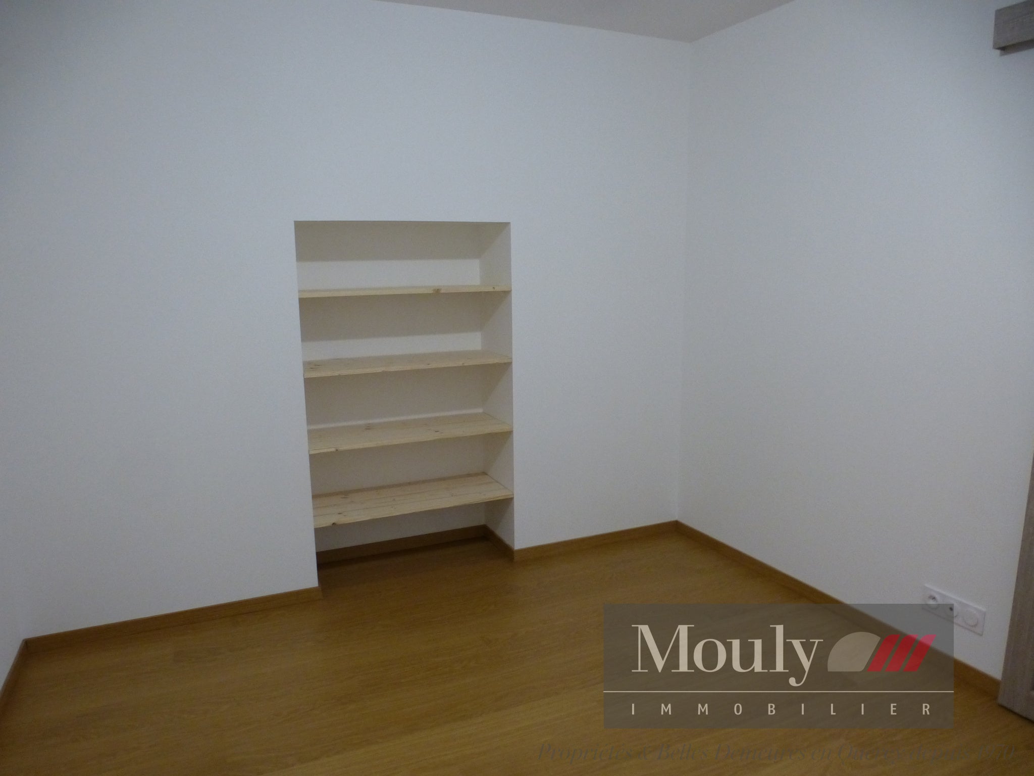 Appartement Place Claude Rousseau à Cahors