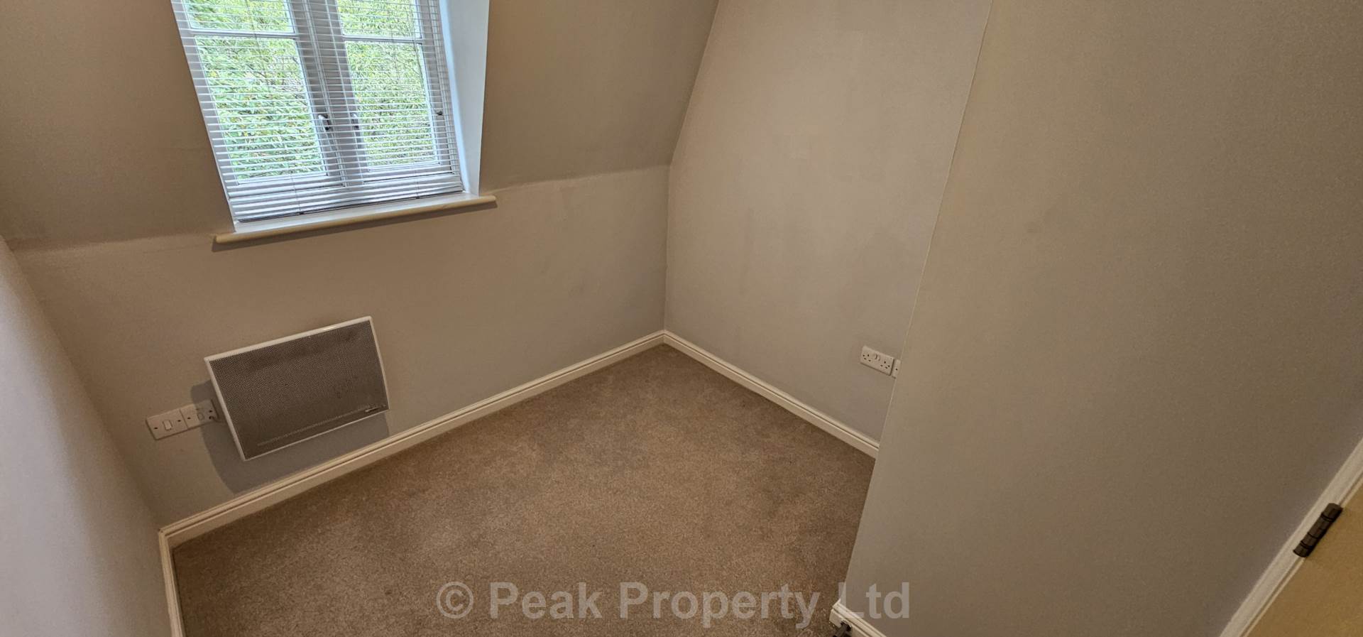 Flat Roche Close in Rochford