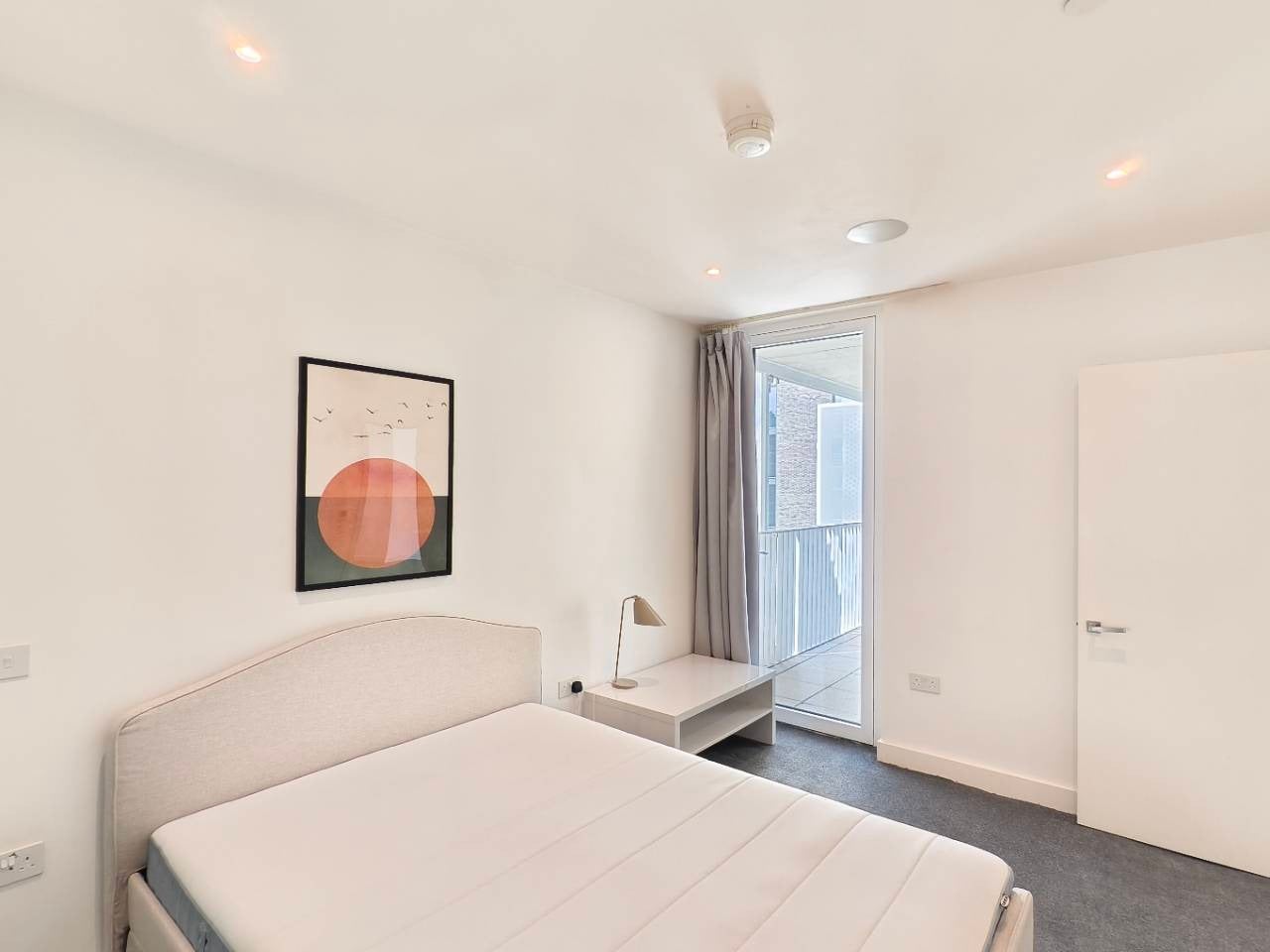 Flat Tannery Square in Greater London