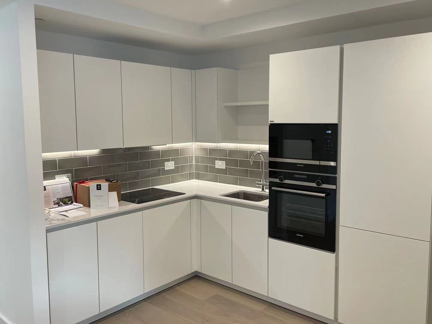 Flat Tannery Square in Greater London