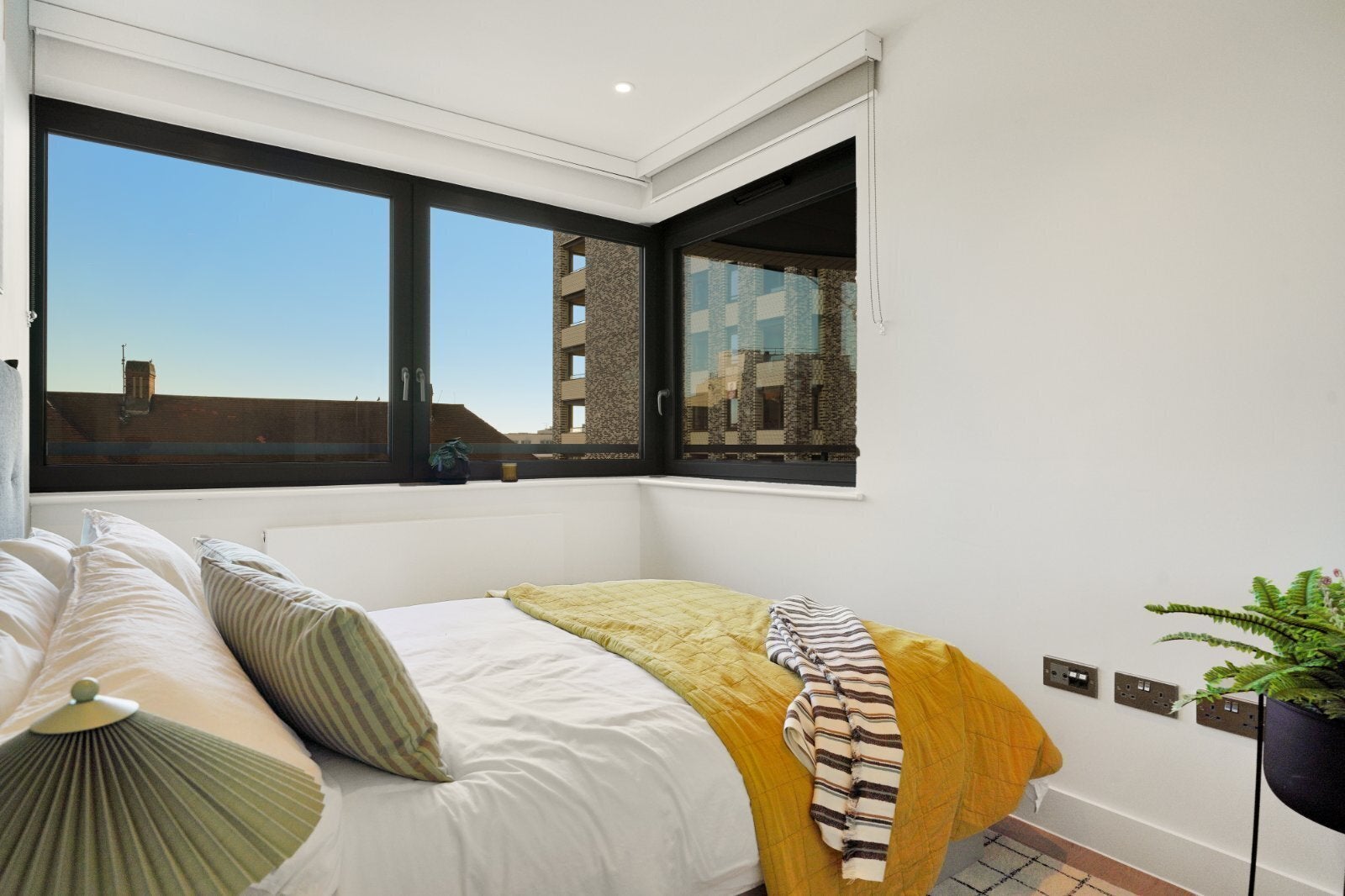 Flat Park Lane in Greater London
