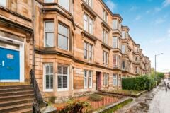 Flat Queen Margaret Drive in Glasgow