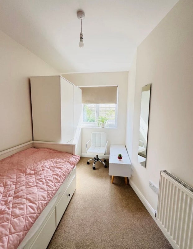 Room Standard Avenue in Coventry