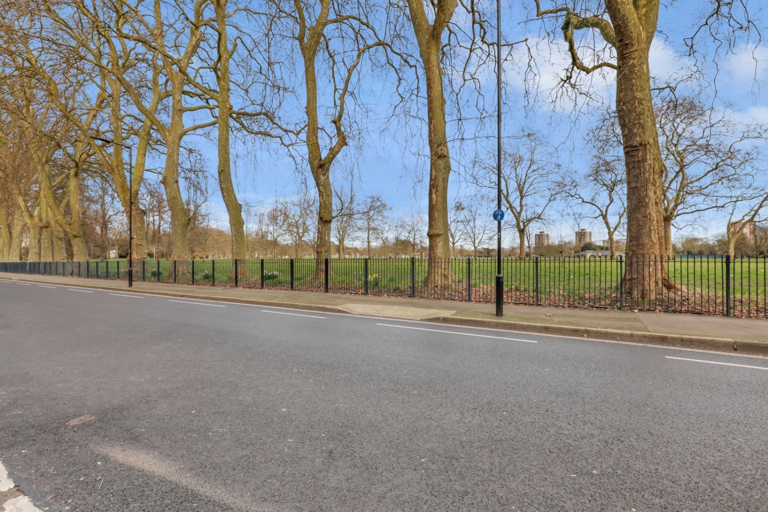 Flat Annis Road in Greater London
