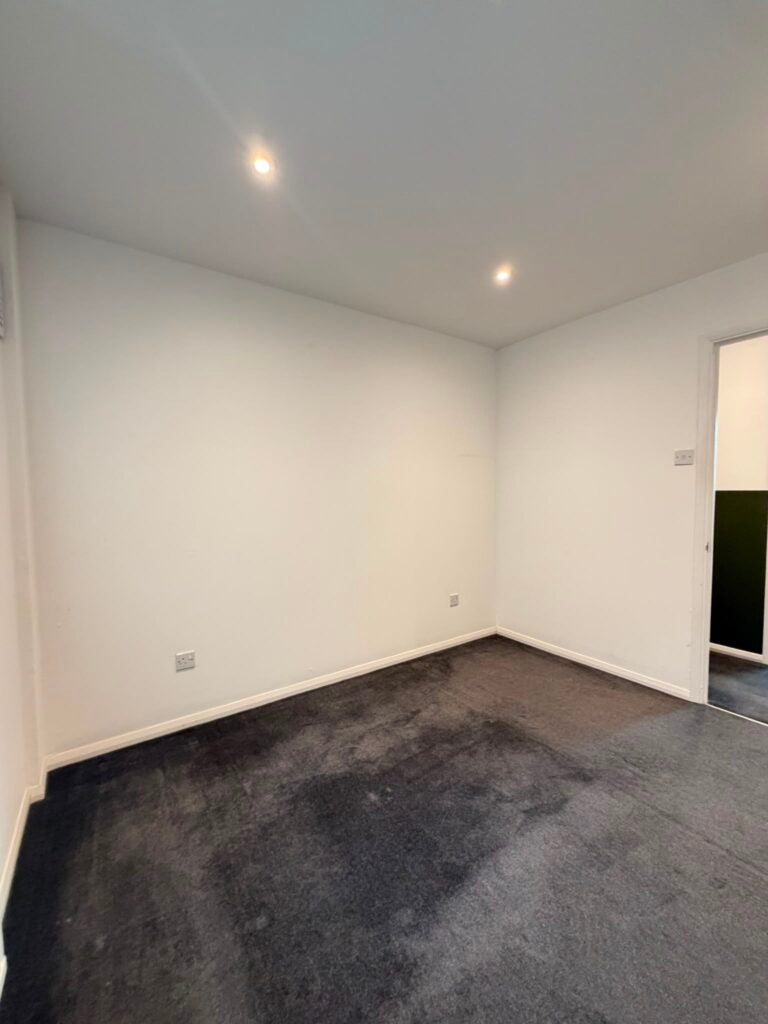 Flat Ashmere Close in Beansheaf
