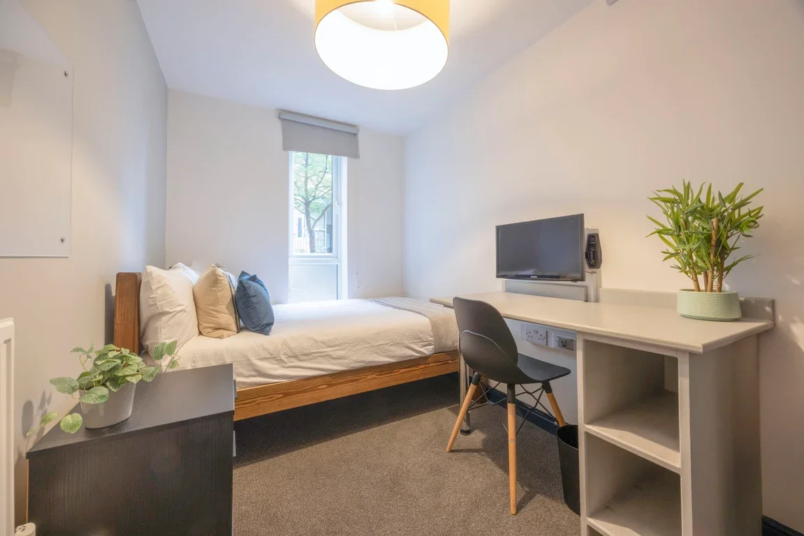 Flat Welford Road in Leicester