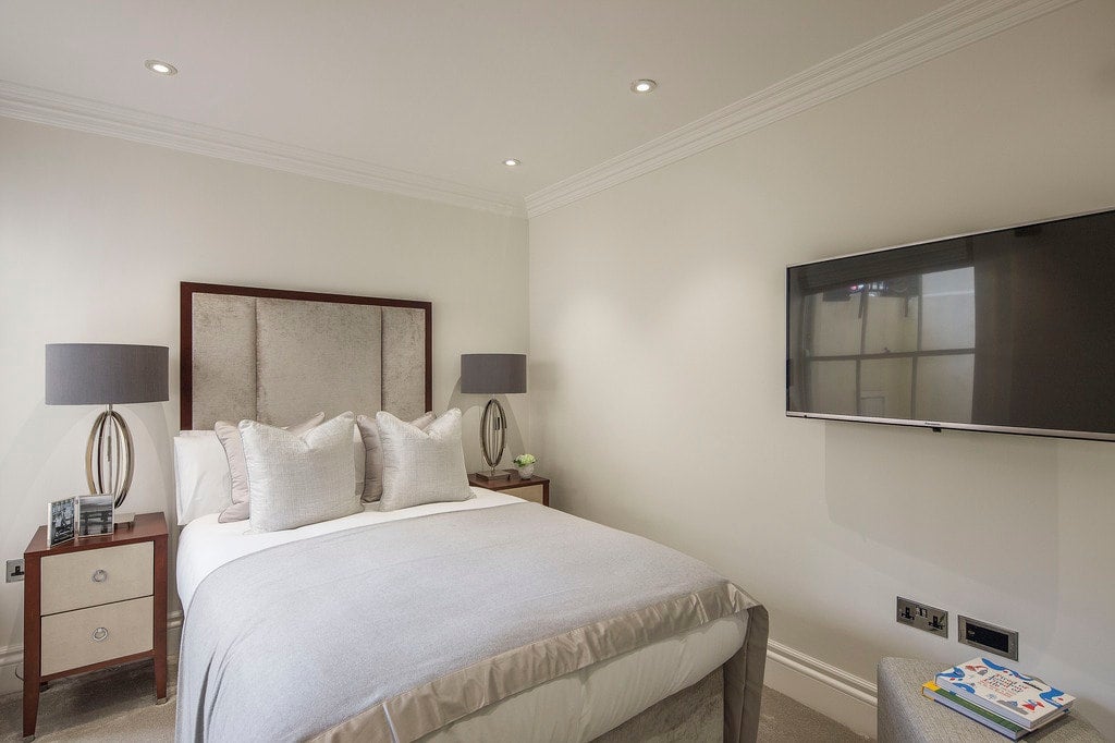 Flat Kensington Gardens Square in City of Westminster