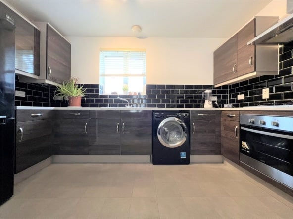 Flat Truscott Avenue in Blunsdon St Andrew
