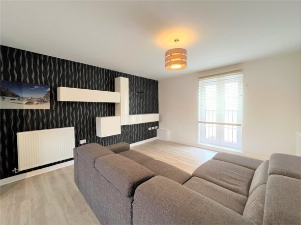 Flat Truscott Avenue in Blunsdon St Andrew