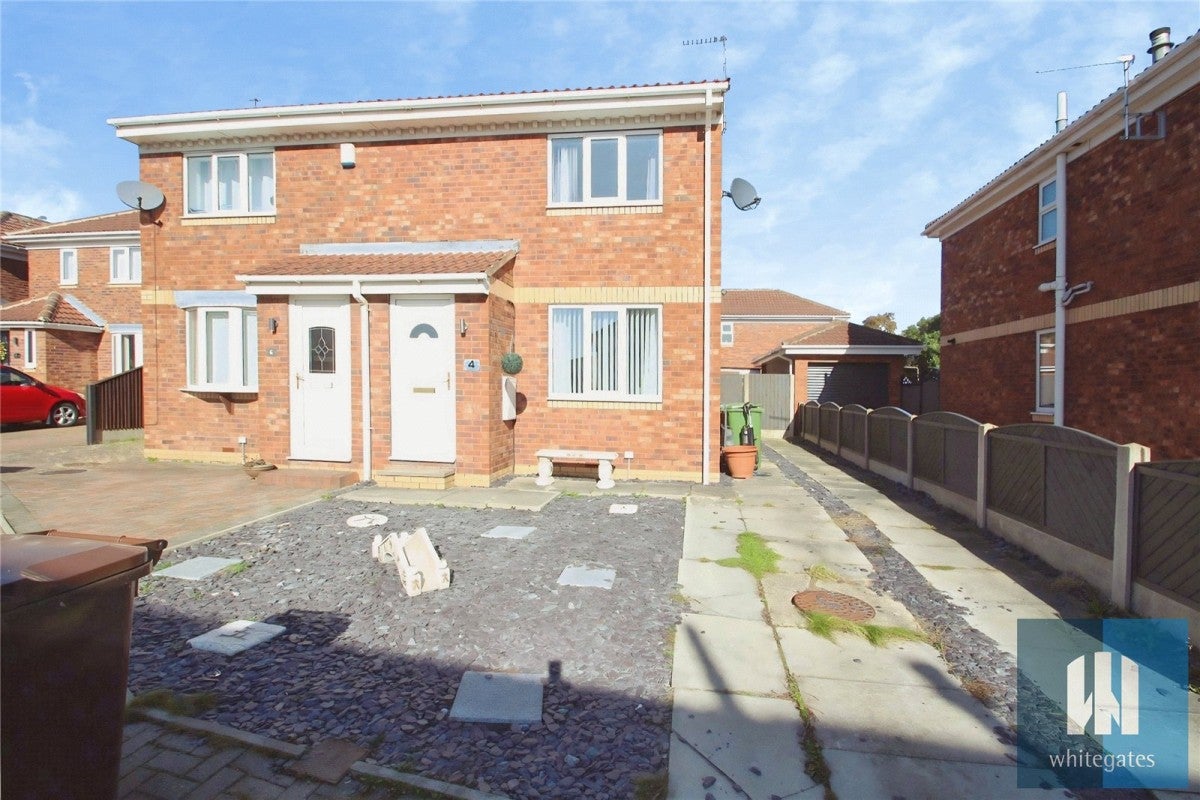House Mountfields Walk in Wakefield