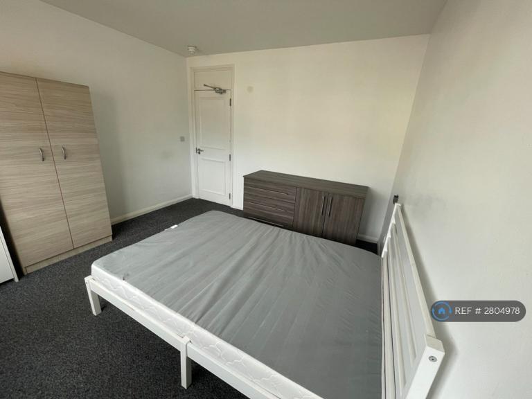 Room Eldon Road in Greater London