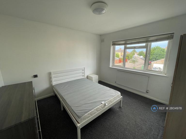 Room Eldon Road in Greater London