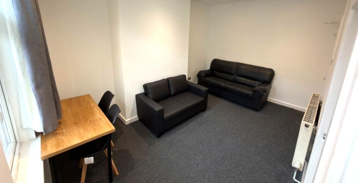 Room Royal Park Avenue in Leeds
