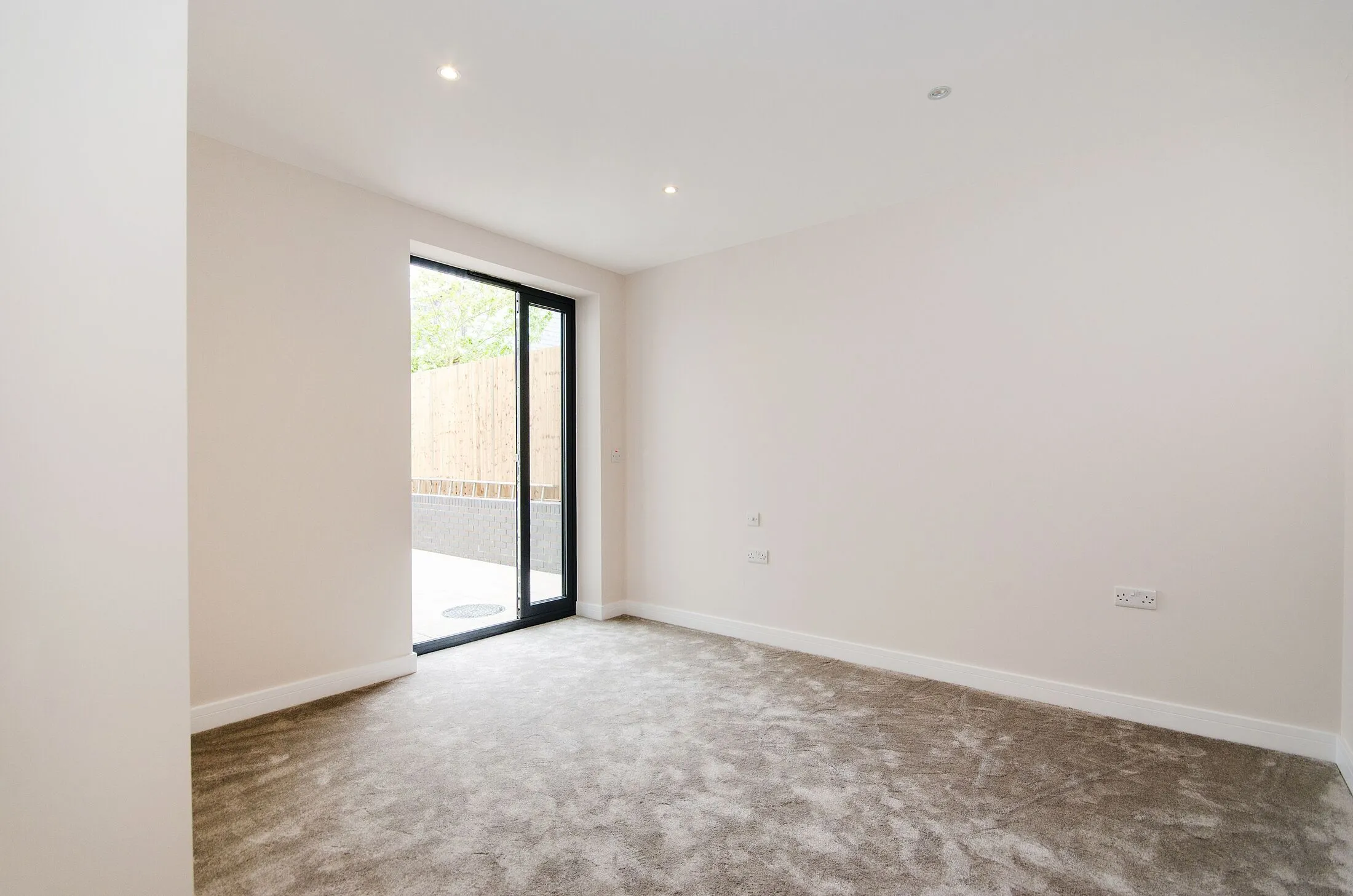 Flat Conifer Way in Greater London