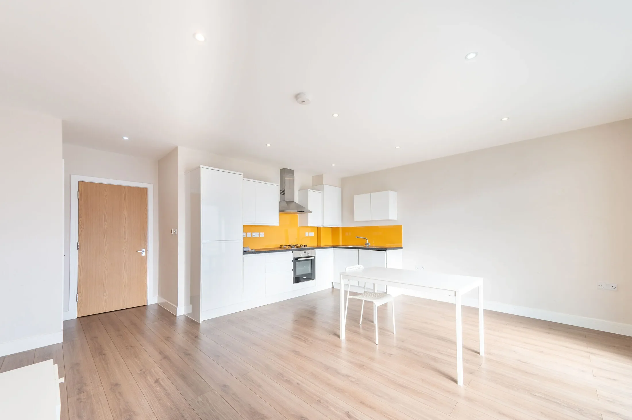 Flat Conifer Way in Greater London