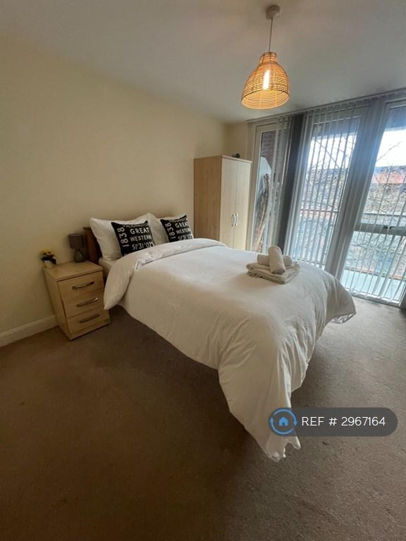 Flat Bradshaw Close in Birmingham