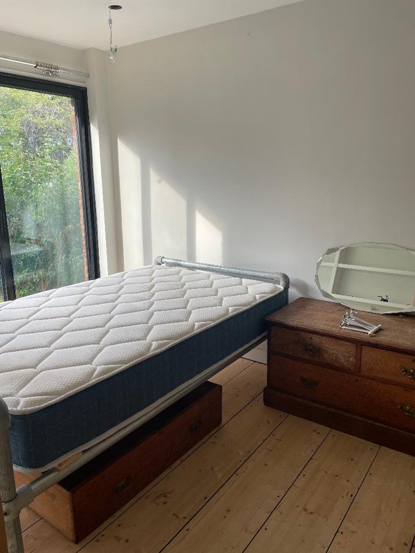 Room Buckleigh Way in Greater London