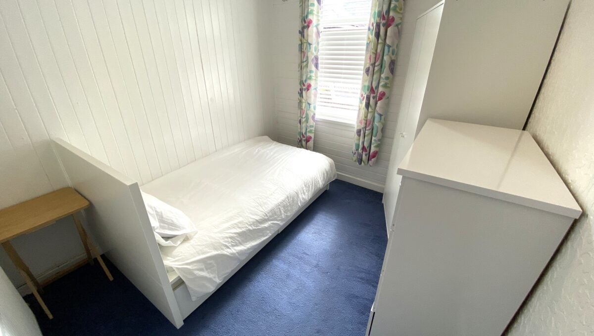 Room Cameron Street in Cardiff