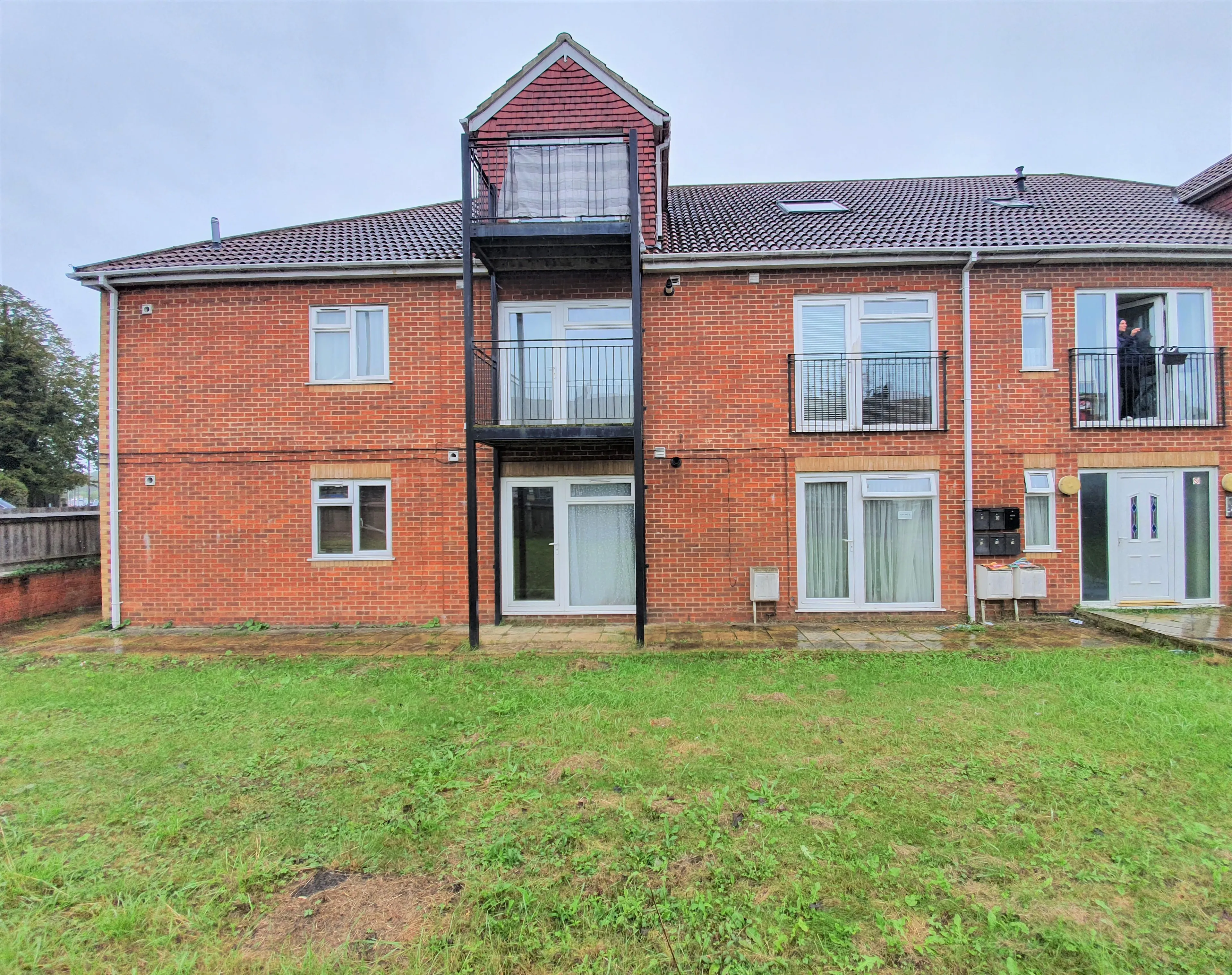Flat Eastcote Lane in Greater London