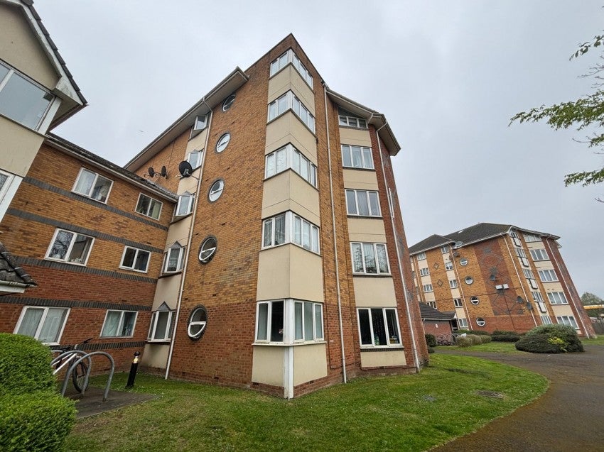 Flat Winslet Place in Reading