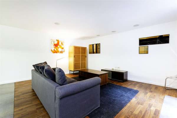 Flat Islington Green in Greater London