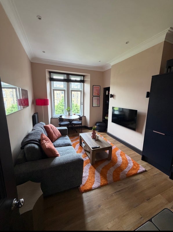 Flat Muirpark Street in Glasgow