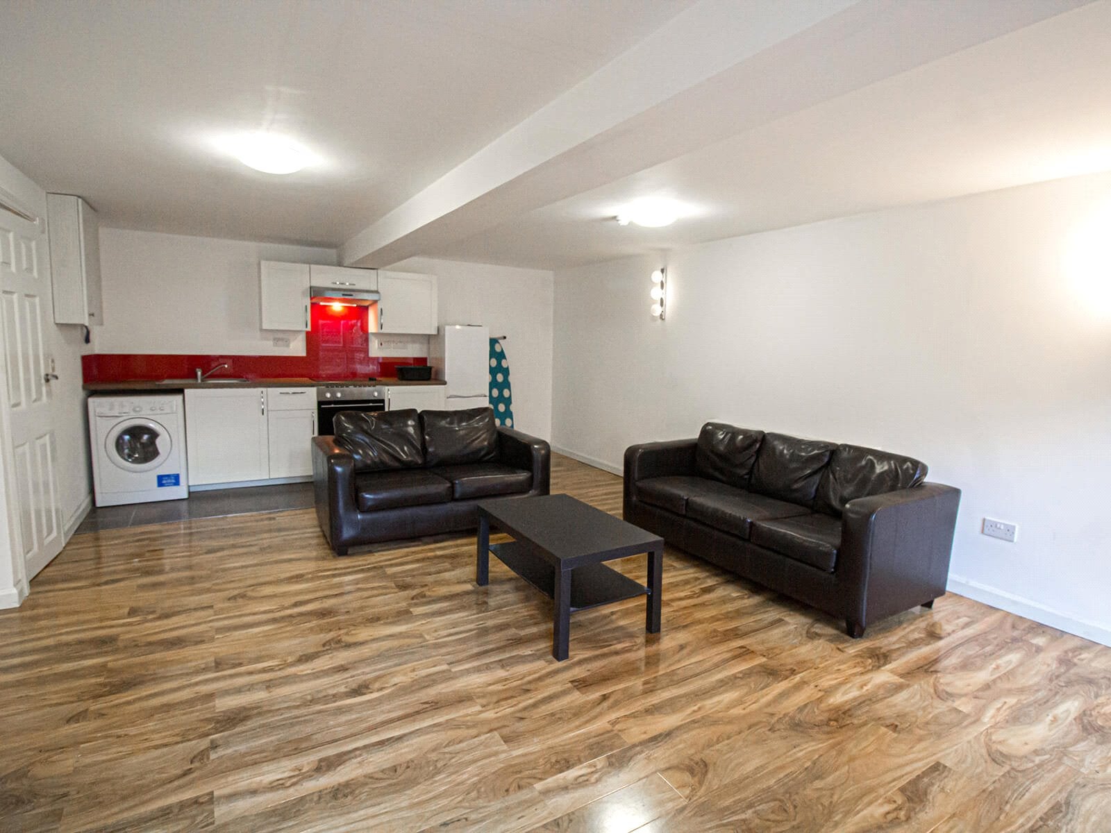 Flat Darnley Road in Leeds