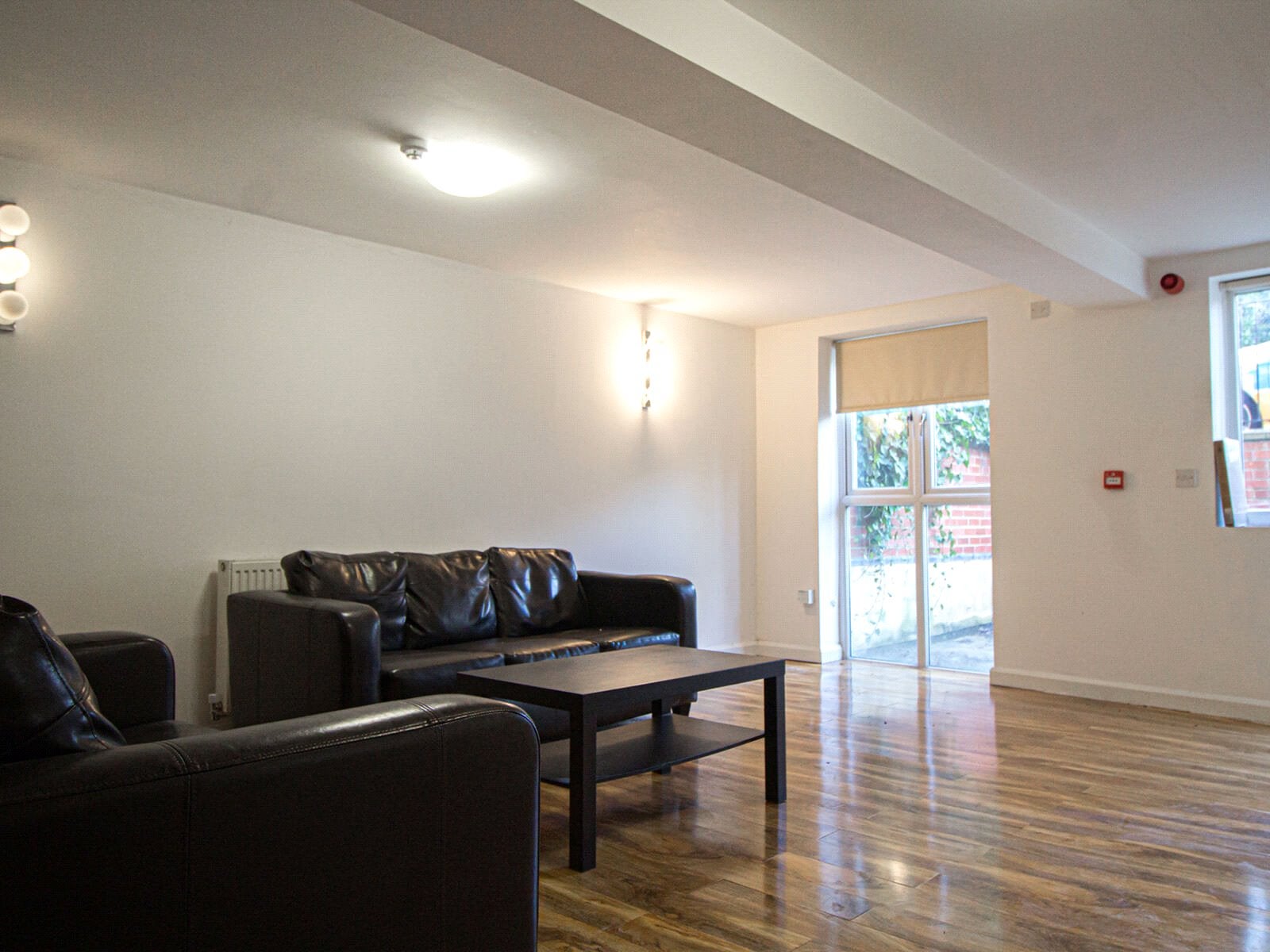 Flat Darnley Road in Leeds