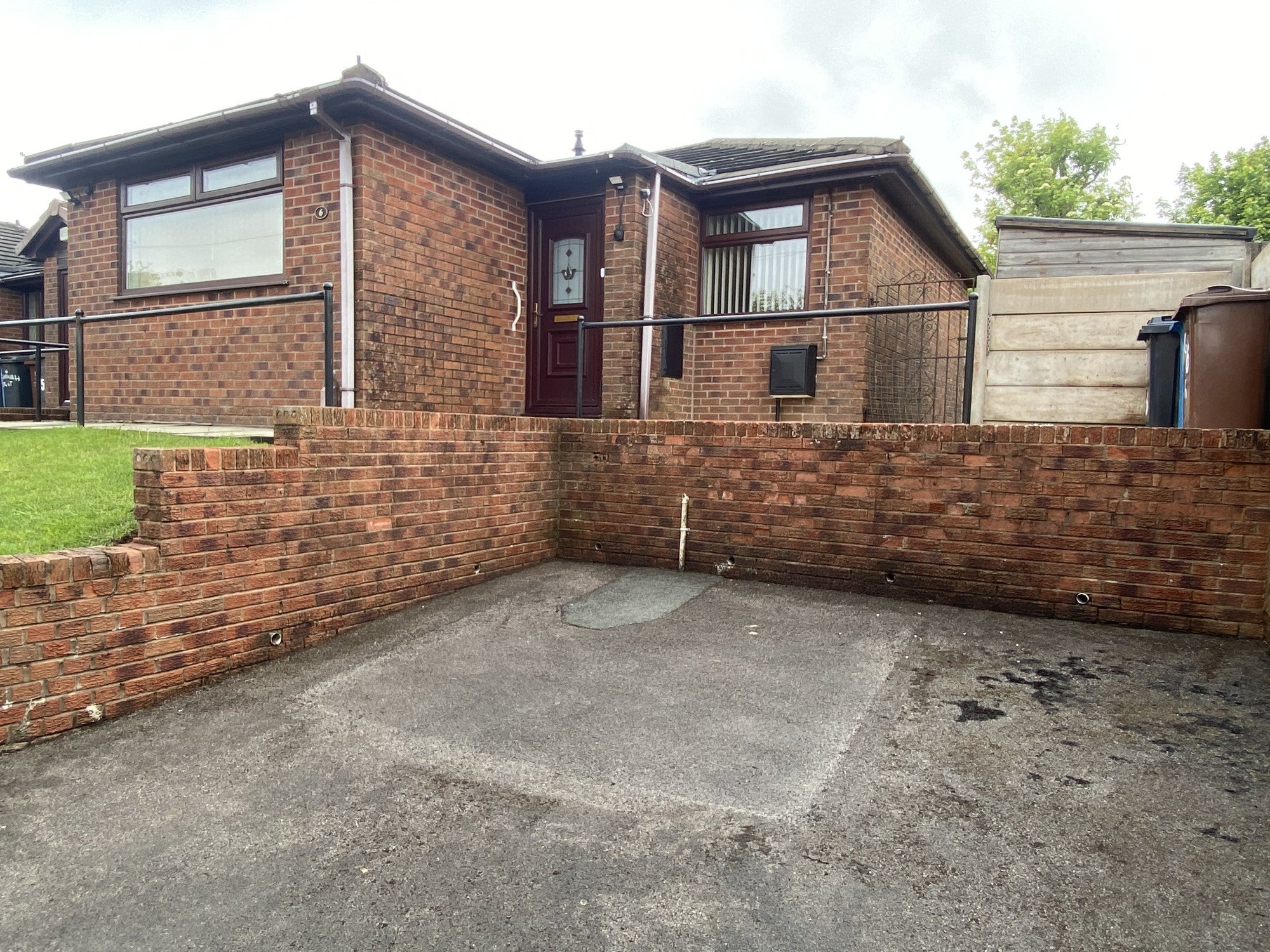 House Ashworth Court in Shaw and Crompton