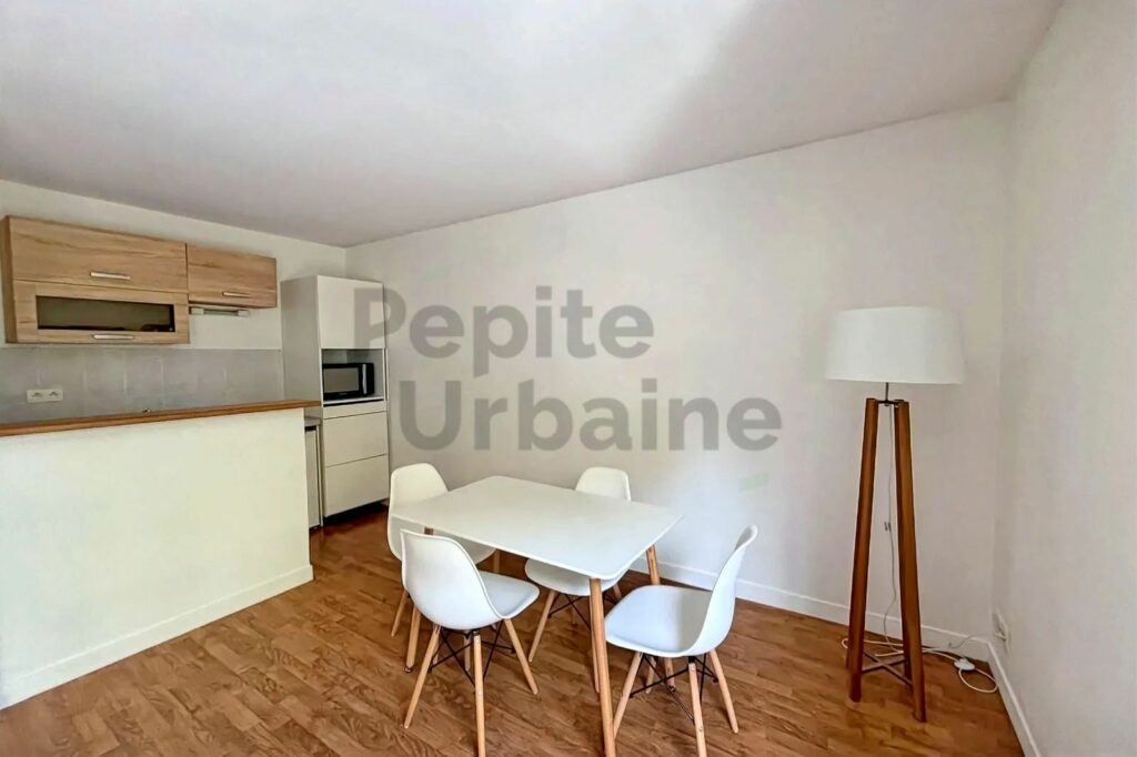 Flat Rue Charles Caillé in Nantes