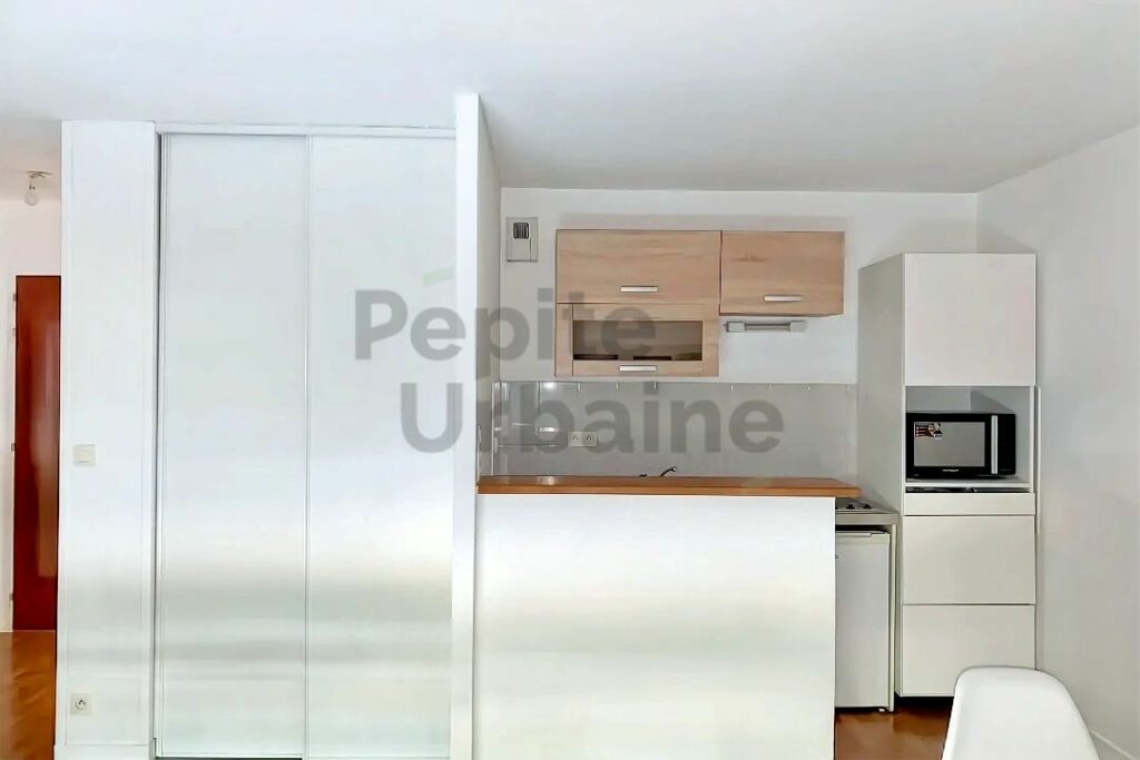 Flat Rue Charles Caillé in Nantes