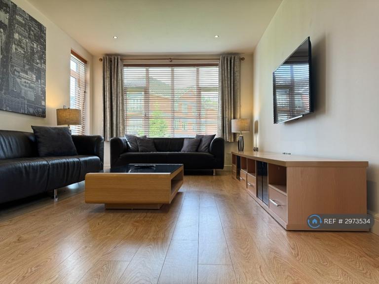 Flat Aigburth Vale in Liverpool