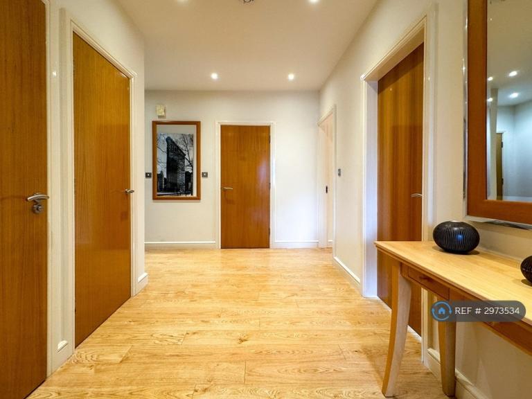 Flat Aigburth Vale in Liverpool