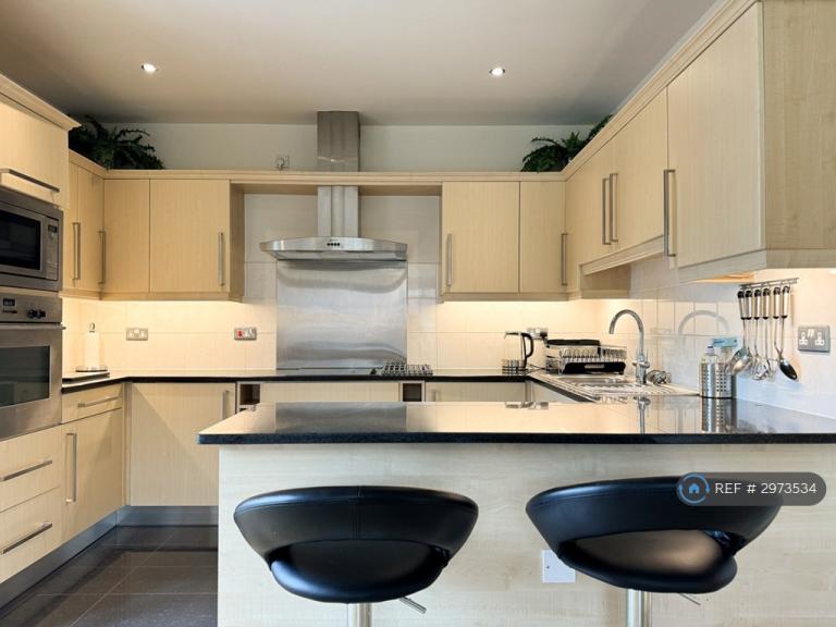 Flat Aigburth Vale in Liverpool
