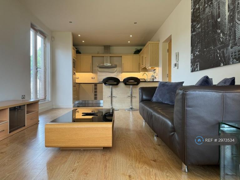 Flat Aigburth Vale in Liverpool