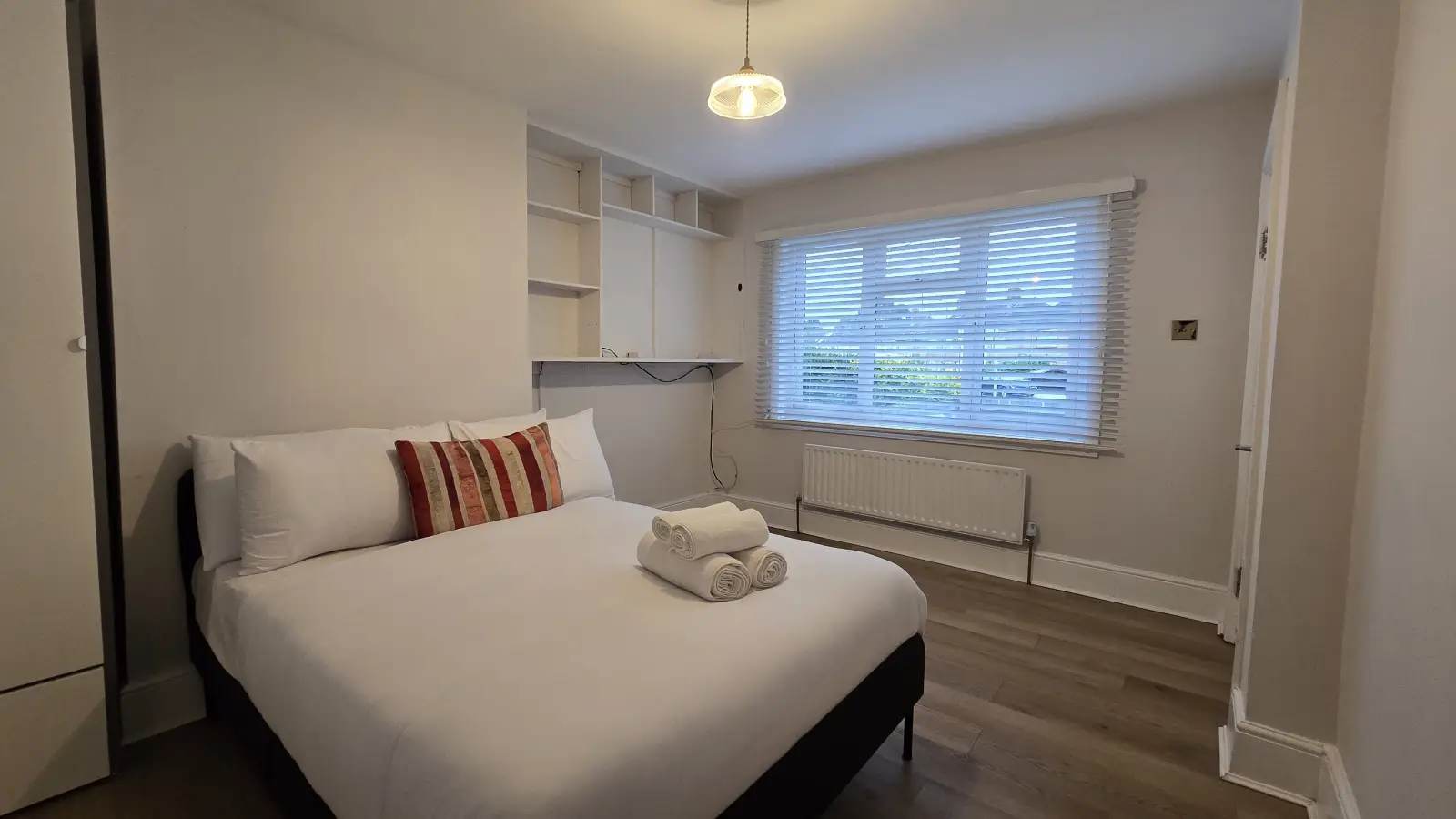 Flat Ruthin Close in Greater London