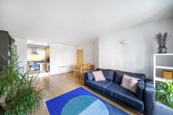 Flat Stockwell Road in Greater London