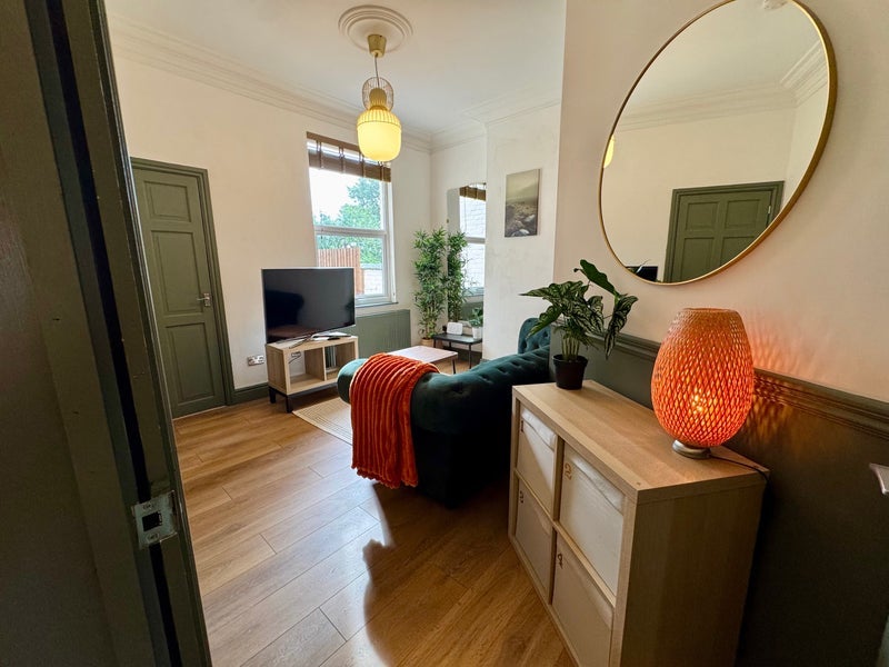 Room Wilfred Place in Stoke-on-Trent