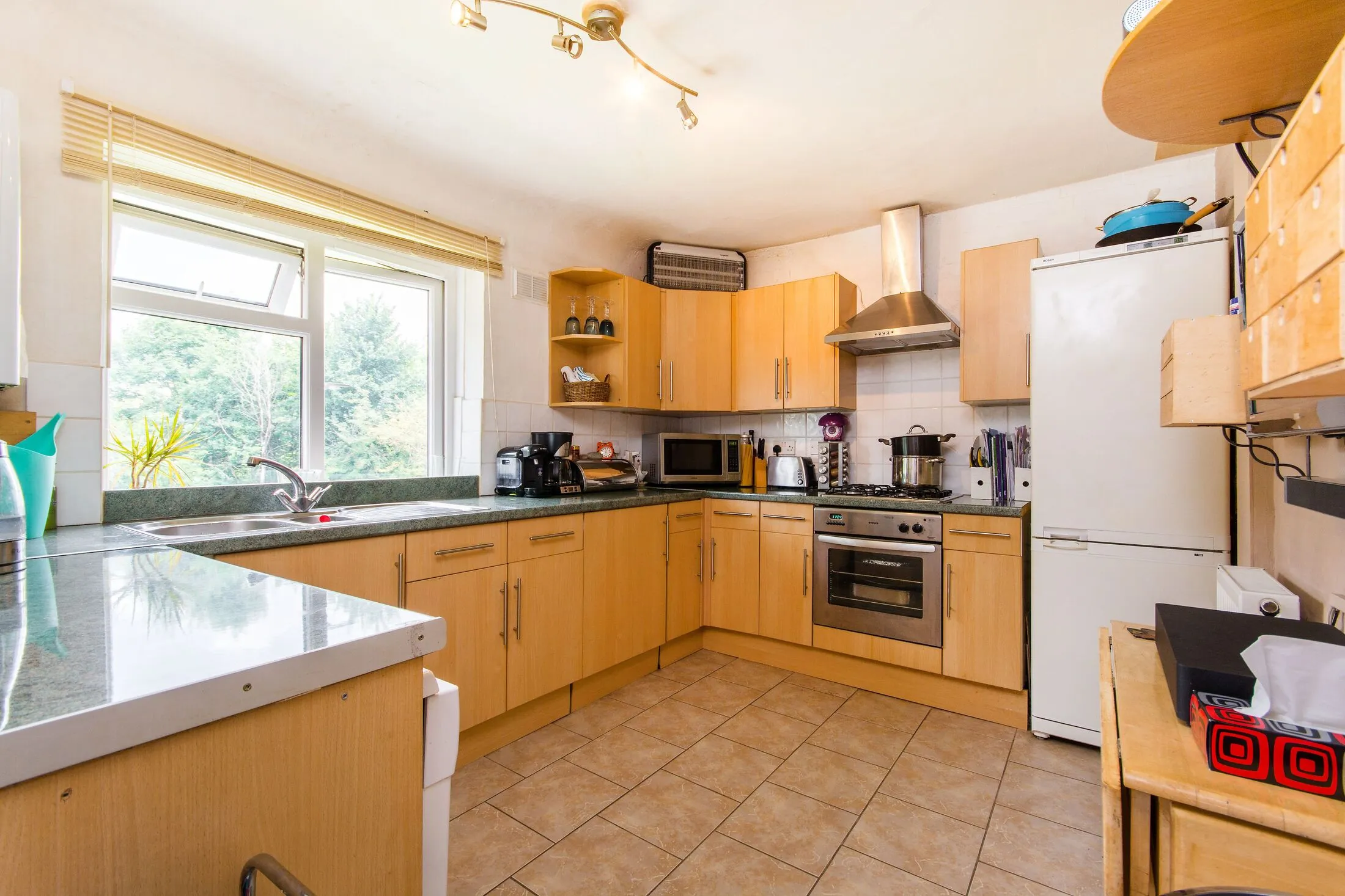 Flat Shaftesbury Road in Greater London