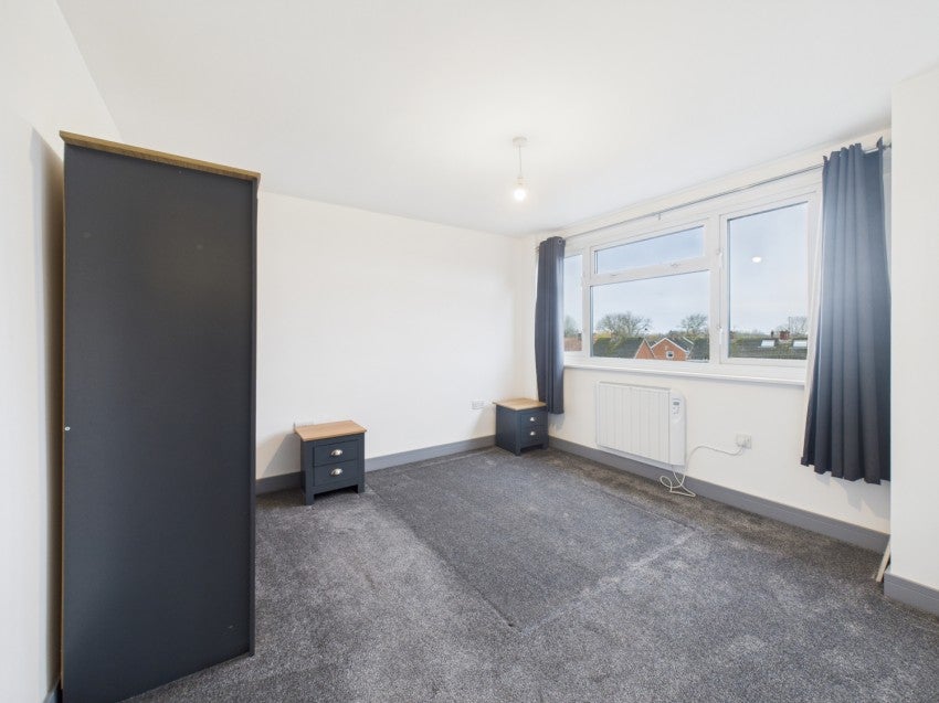 Flat Mitton Way in Tewkesbury